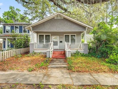 1328 E 40th Street