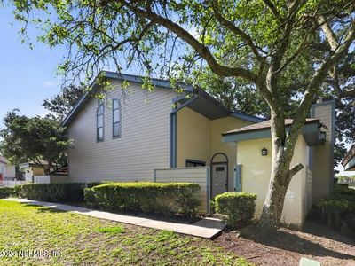 1101 W DEFENDER Court #1101
