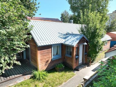 327 6th Ave