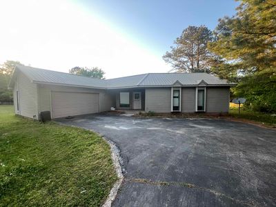 575 Golf Dr