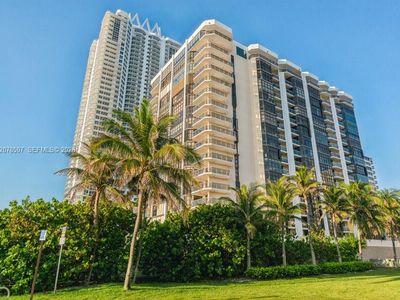 6423 Collins Ave APT 1702