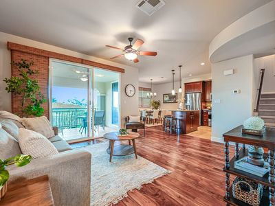27 Pohina St #1403