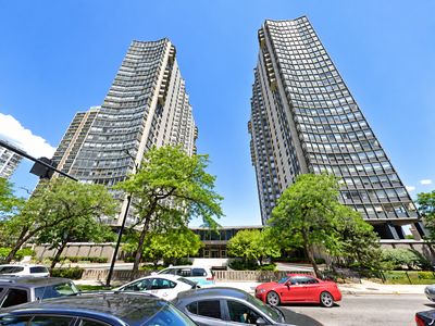 5701 N Sheridan Rd APT 5U