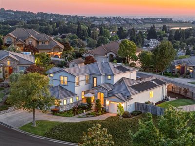 308 Lawndale Ct
