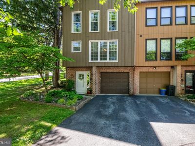 66 Winged Foot Dr