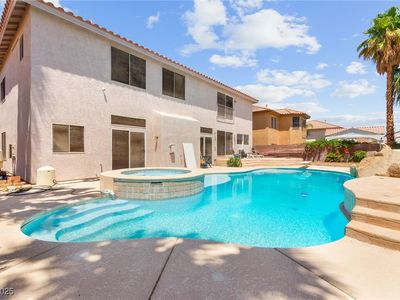 7536 Gossamer Wind St