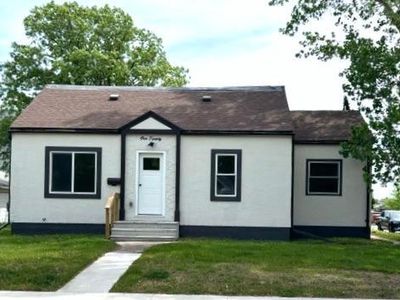 120 Spruce Ave S