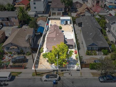 1525 W 37th St