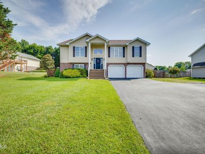 153 Royal Oaks Dr