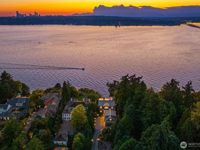 2409 Evergreen Point Road