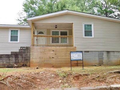 108 Dye St