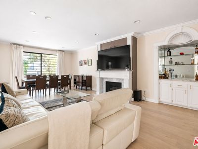 14923 Moorpark St APT 101