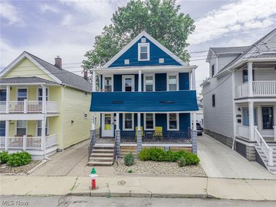1337 W 67th St