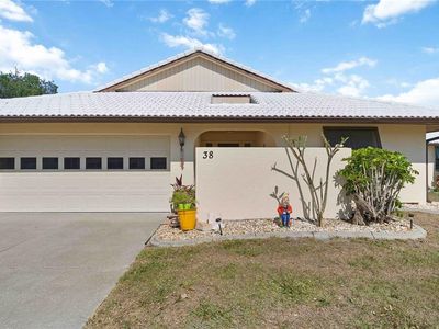 38 Pebble Rock Dr