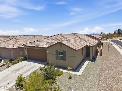 2231 W Desert Topaz Way