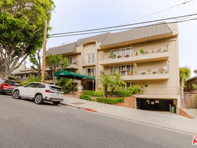 1010 Palm Ave APT 208