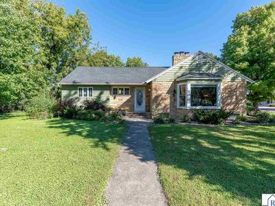 31 Lake Ave E