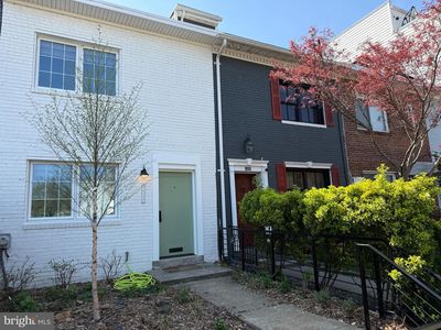 1527 K St SE