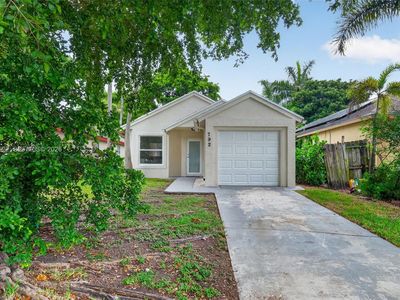 792 SW 9th St