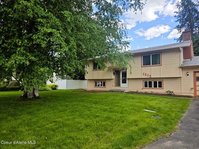 1212 E Fernwood Ct