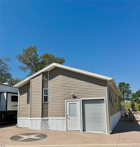 228 Broken Woods Blvd