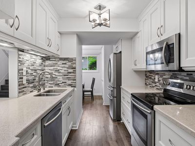 47 River Woods Ln