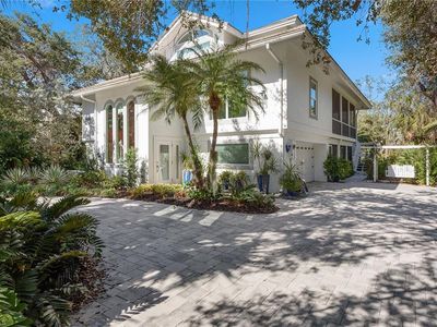 360 Gumbo Limbo Ln