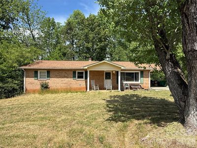 106 Seagle Ave SE