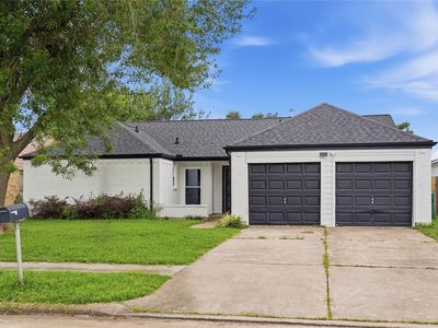 3822 Mackinac Ln