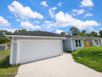6219 MONCRIEF Road W