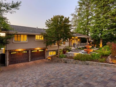 1394 Hillcrest Dr