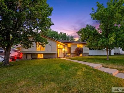 2065 Faye Ln