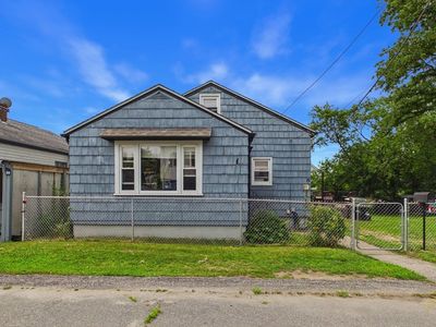 15 Sales St