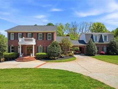242 Cloudland Rd N