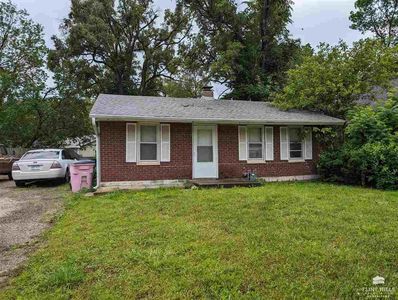 Property at 705 Allen Rd, Manhattan, KS