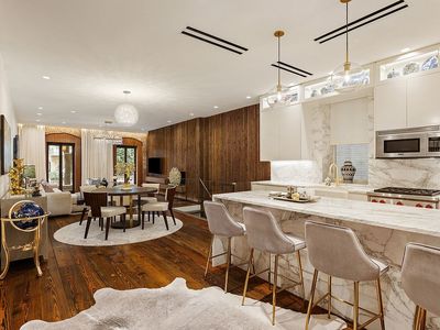 23 Park Ave APT 1B