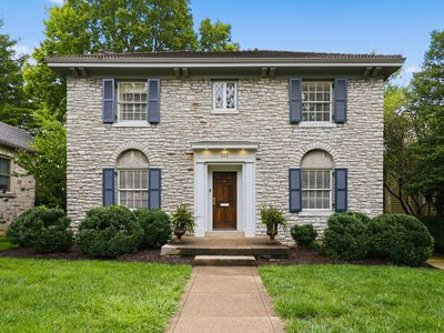 222 Kingsway Dr