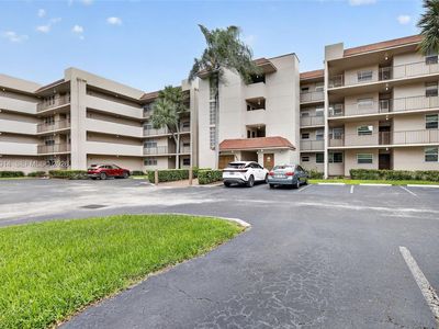 1911 Sabal Palm Dr APT 202