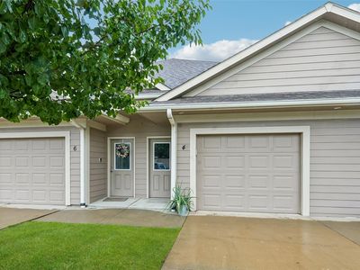 2702 NE Oak Dr Unit 4