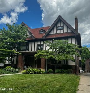 2222 Scottwood Ave