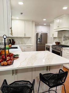 2385 N Azalea Ter