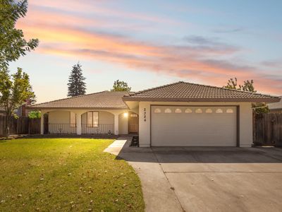 2324 Crestview Dr