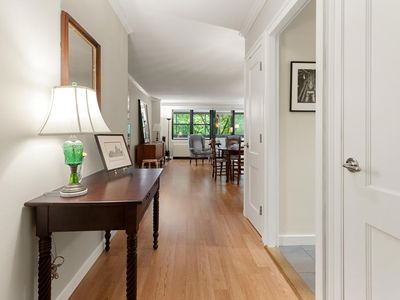 2 Hawthorne Pl APT 5M