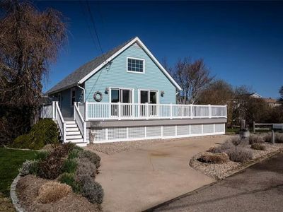 24 Redwood Dr