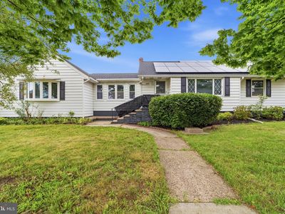 147 Mott Ave
