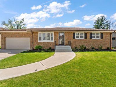 525 W 56th Pl