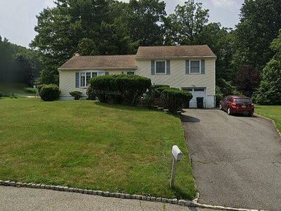 49 Locust Dr