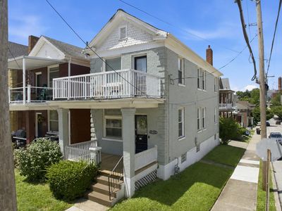 2927 Bellevue Ave