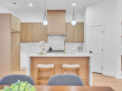 10452 Niagara Falls Ln