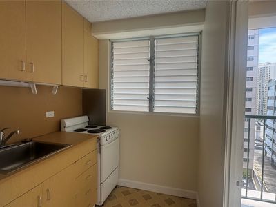 747 Amana St APT 1015